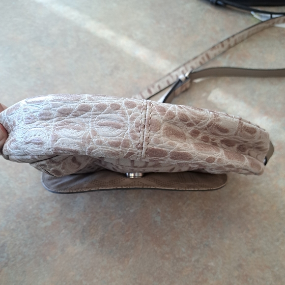 Lodis Cameron Beige croc Embossed leather crossbody - Picture 3 of 10